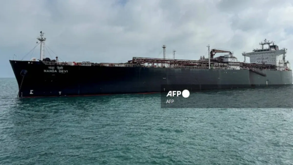  स्ट्रेट ऑफ होर्मुज से निकले भारत के तीन तेल टैंकर- India TV Hindi
