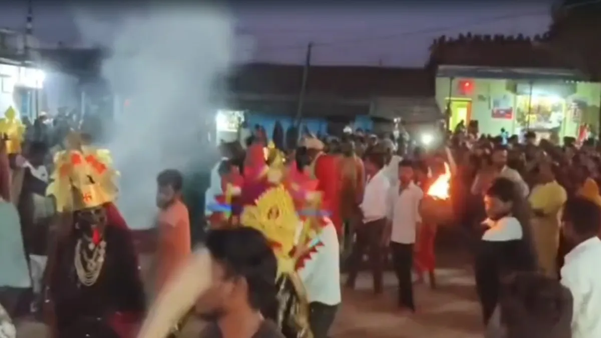 मां काली बनकर नाच रहे...- India TV Hindi