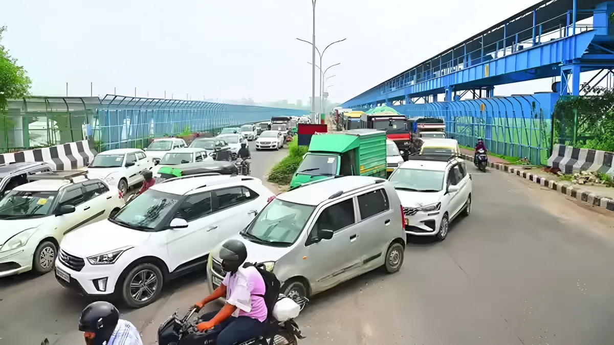 कालिंदी कुंज फ्लाईओवर...- India TV Hindi