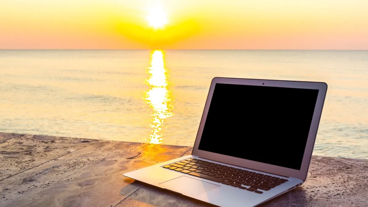 Laptop in Heat- India TV Hindi