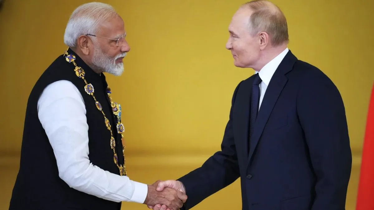 पीएम मोदी (बाएं) और रूस के राष्ट्रपति व्लादिमिर पुतिन (दाएं)- India TV Hindi