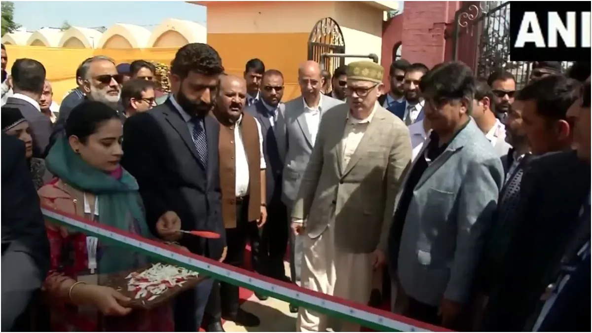 Omar abdullah tri colour ribbon cutting- India TV Hindi
