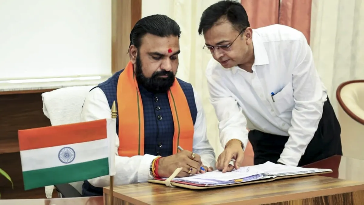 मुख्यमंत्री बनने के बाद सम्राट चौधरी की पहली कैबिनेट बैठक- India TV Hindi