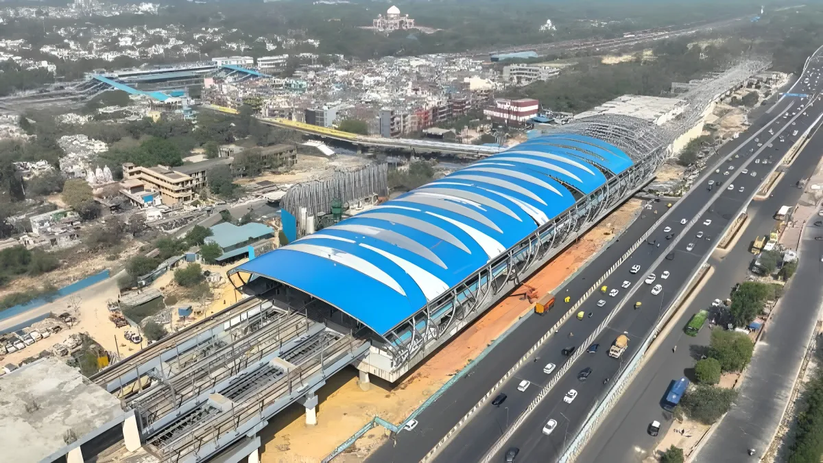 सराय काले खां बस अड्डे...- India TV Hindi