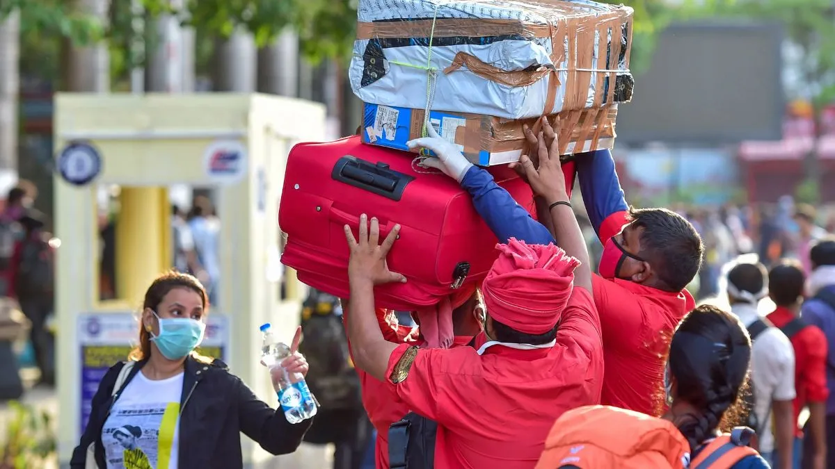 luggage limits for train travel, luggage limits for train journey, luggage limits for train, luggage- India TV Hindi