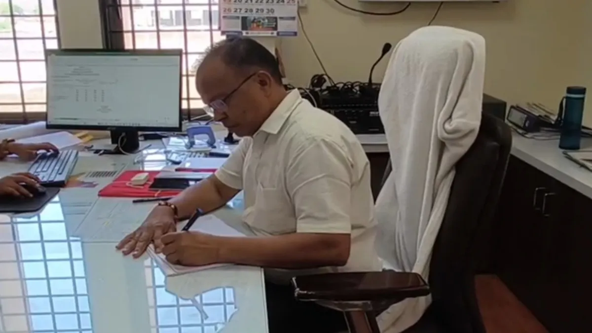 tehsildar suicide- India TV Hindi