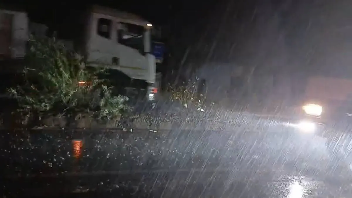 लखनऊ में बारिश की तस्वीर- India TV Hindi