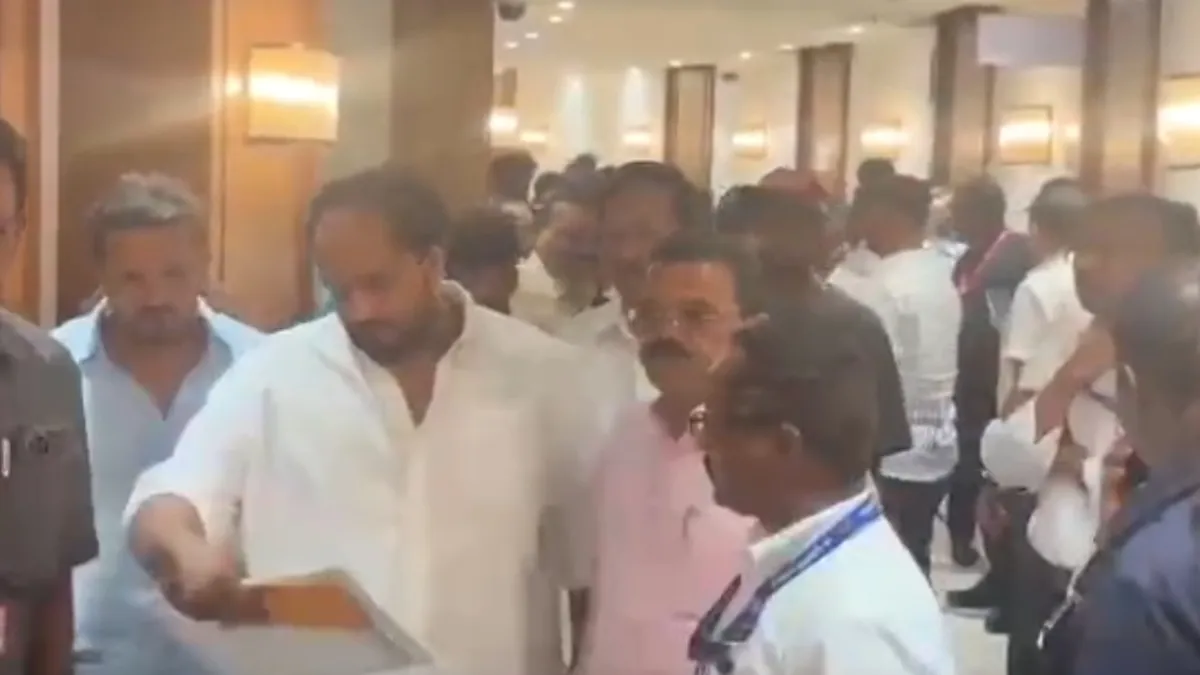 जीशान सिद्दीकी- India TV Hindi