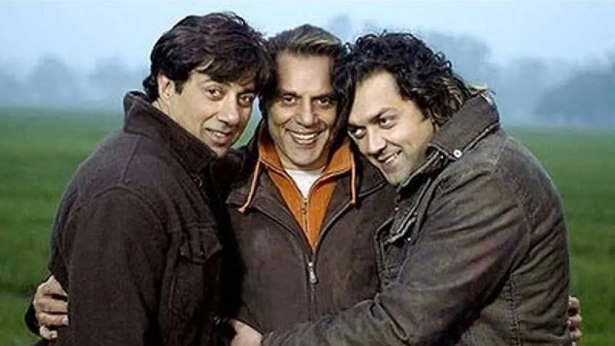 Dharmendra with His sons- India TV Hindi