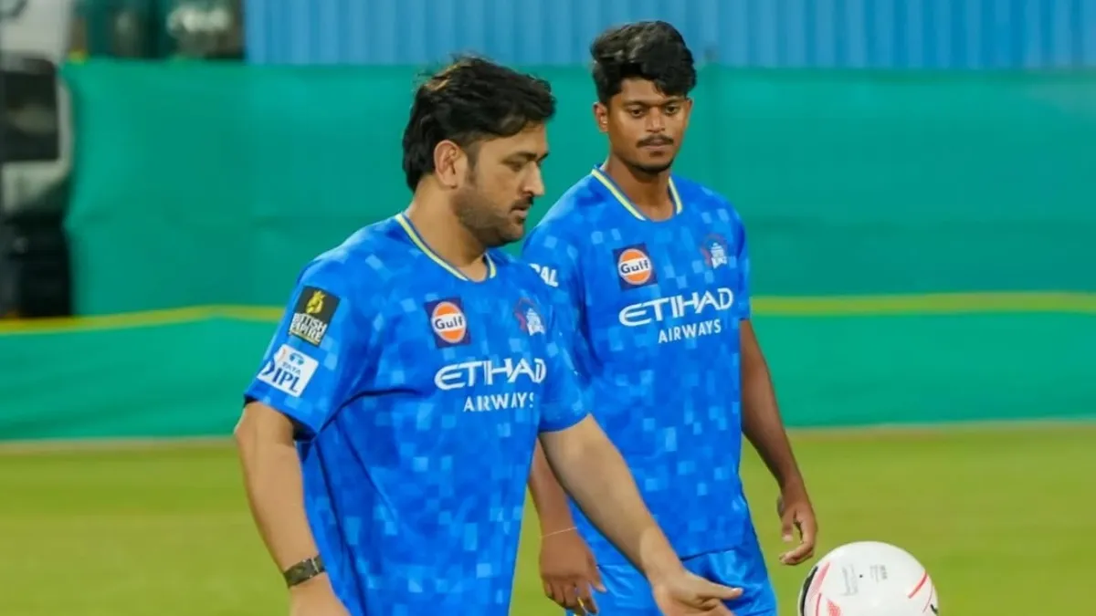 MS Dhoni and Ramakrishna Ghosh - India TV Hindi
