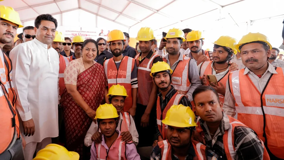 cm rekha gupta labour day programme- India TV Hindi