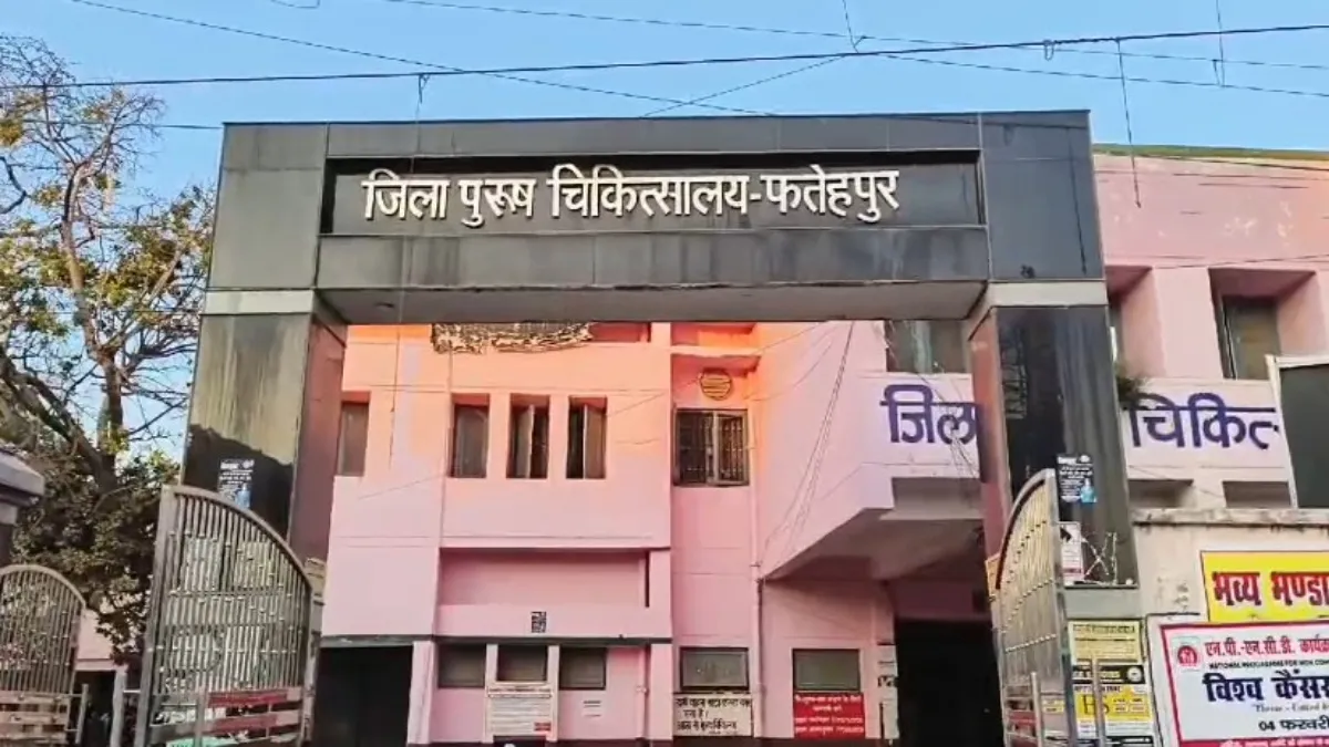 महिला को अस्पताल लेकर पहुंची पुलिस- India TV Hindi