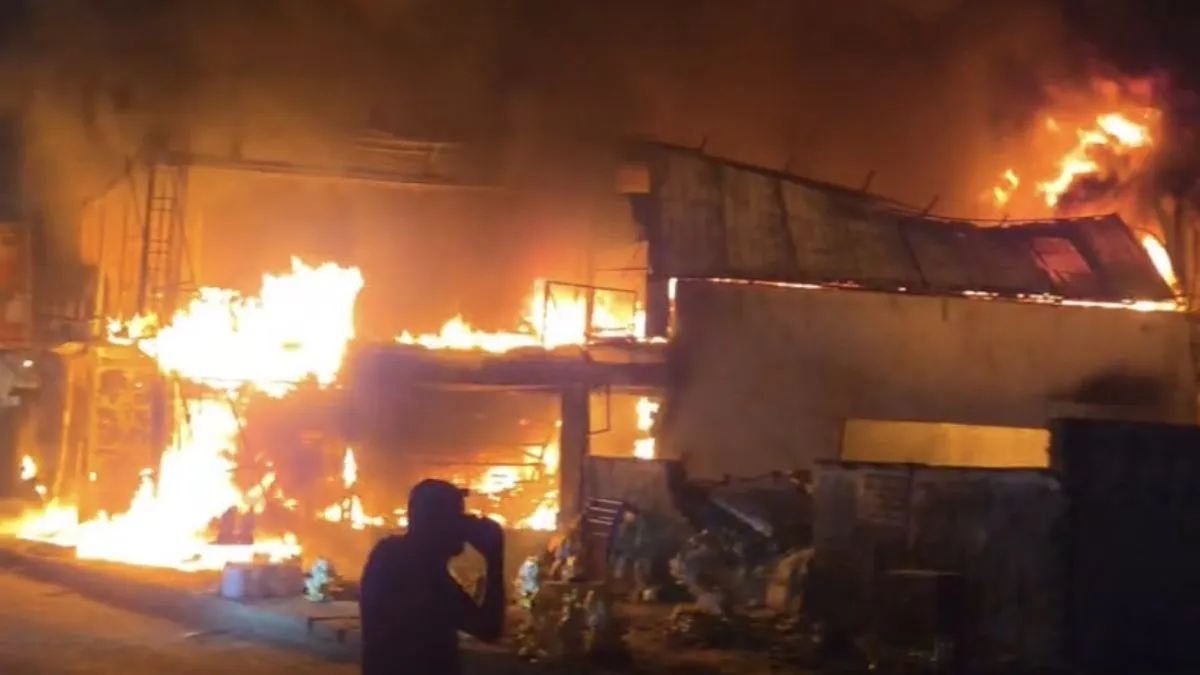 Shahberi furniture market fire- India TV Hindi
