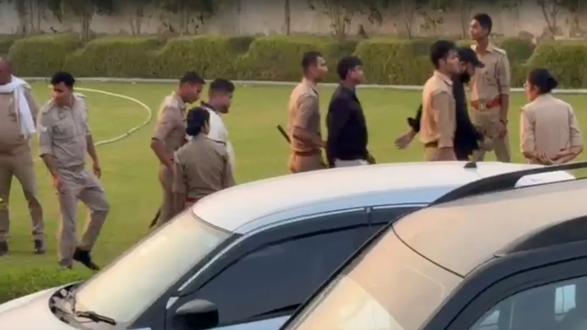 पुलिस ने वकीलों को कराया मुक्त- India TV Hindi
