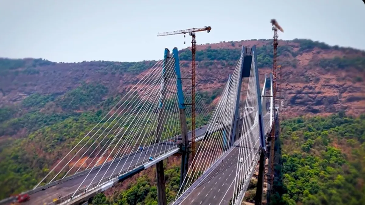 यशवंतराव चव्हाण मुंबई-पुणे एक्सप्रेसवे के &lsquo;मिसिंग लिंक&rsquo; का स्ट्रेच।- India TV Hindi