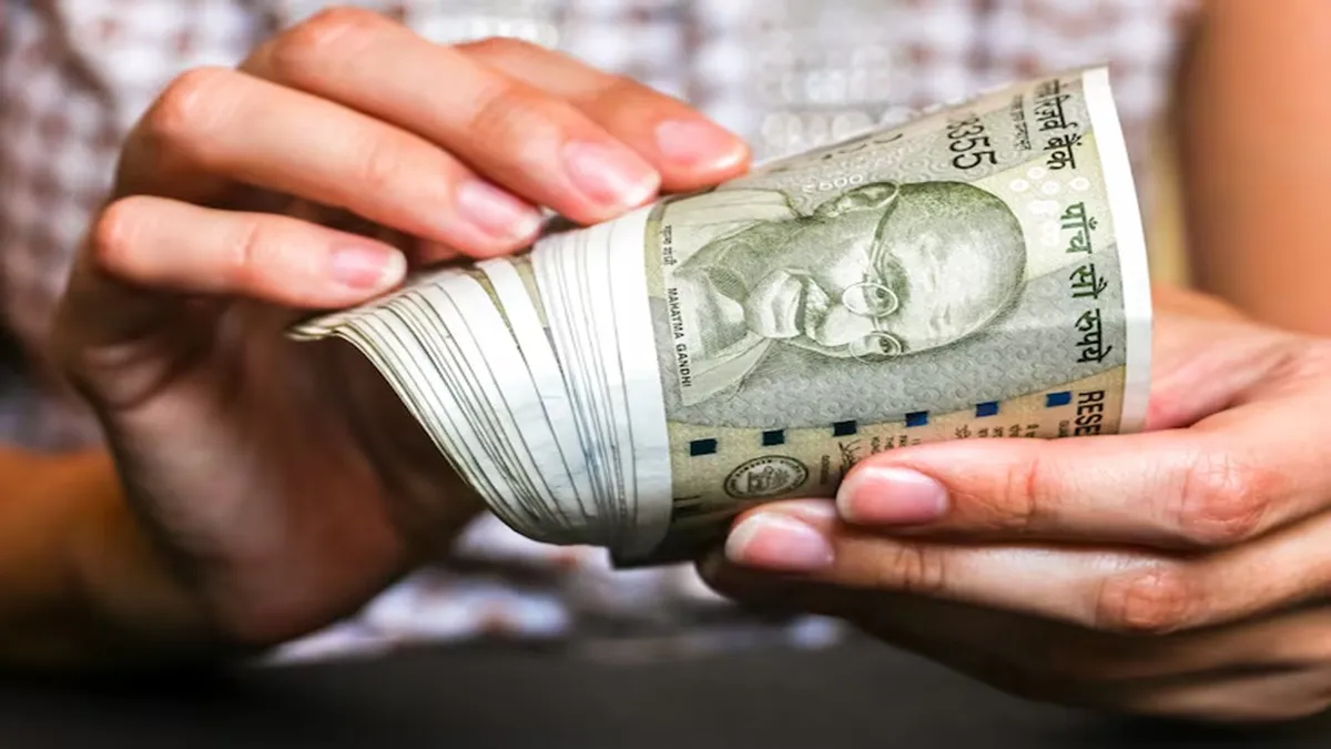 यह ब्याज दर 3 करोड़ रुपये से कम की राशि तक की एफडी के लिए है।- India TV Hindi