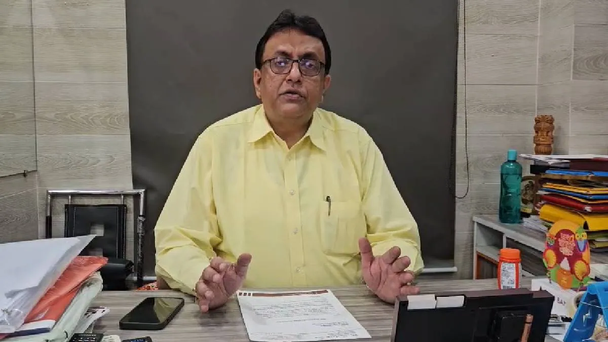 पूर्व सांसद डॉ. शांतनु सेन - India TV Hindi
