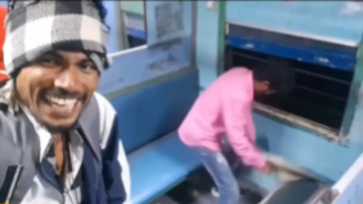 train video viral, train ka video, aaj ka viral video, viral video, viral news, news in hindi, india- India TV Hindi