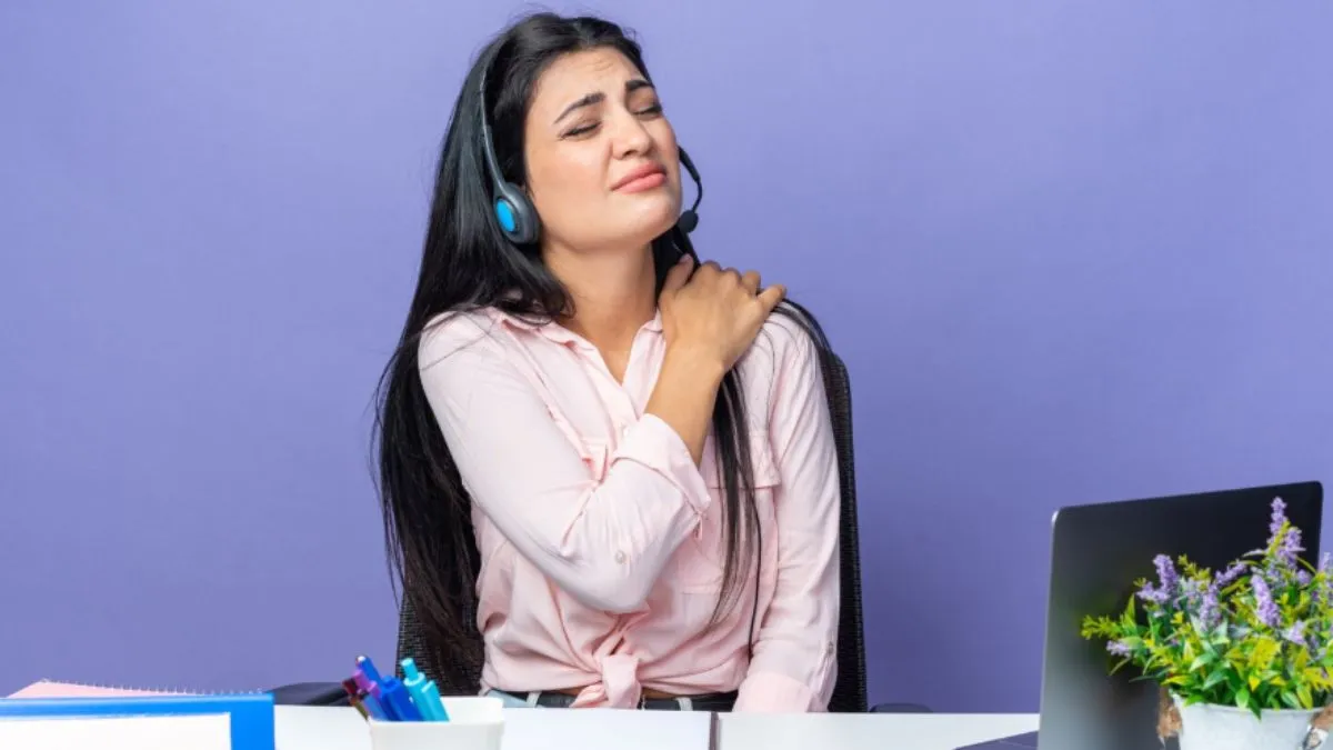 सर्वाइकल स्पॉन्डिलाइटिस के दर्द से छुटकारा पाने के लिए करें ये एक्सरसाइज- India TV Hindi