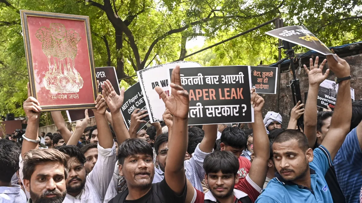 Cockroach Janta Party Protest- India TV Hindi