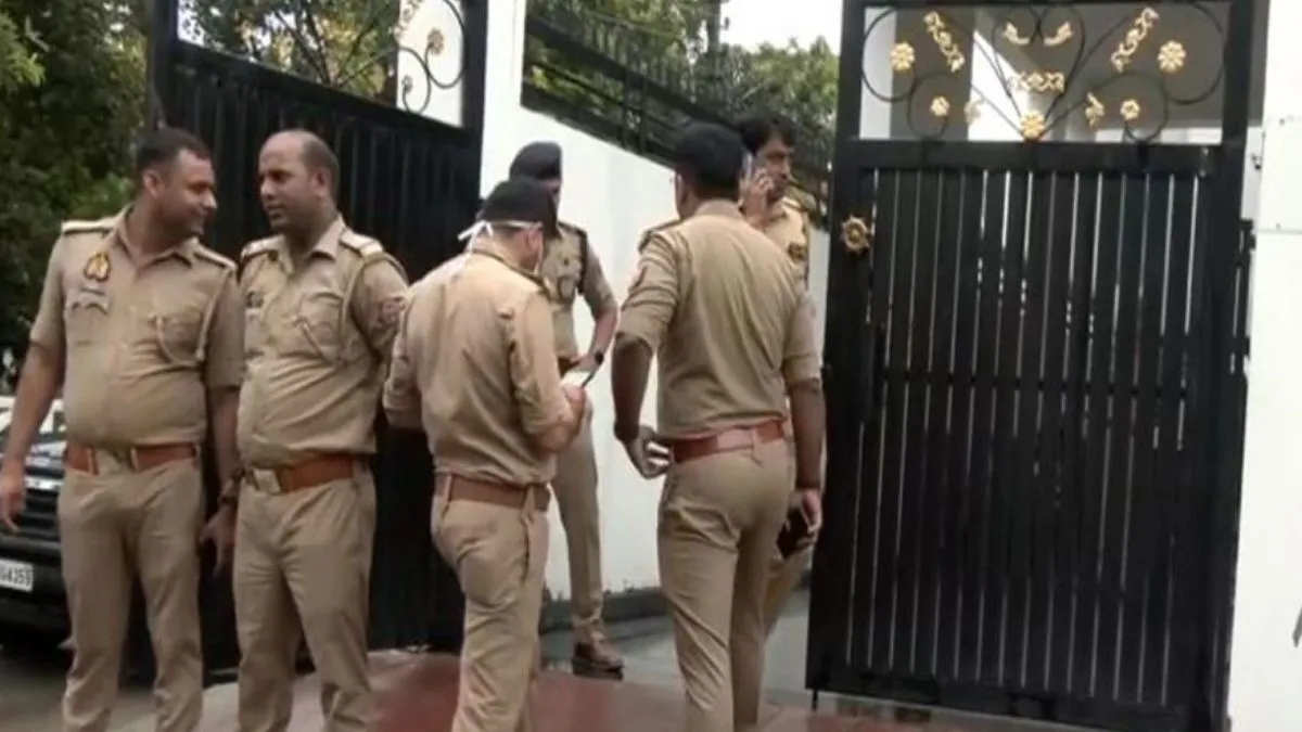 Fake Paper Leak Racket- India TV Hindi