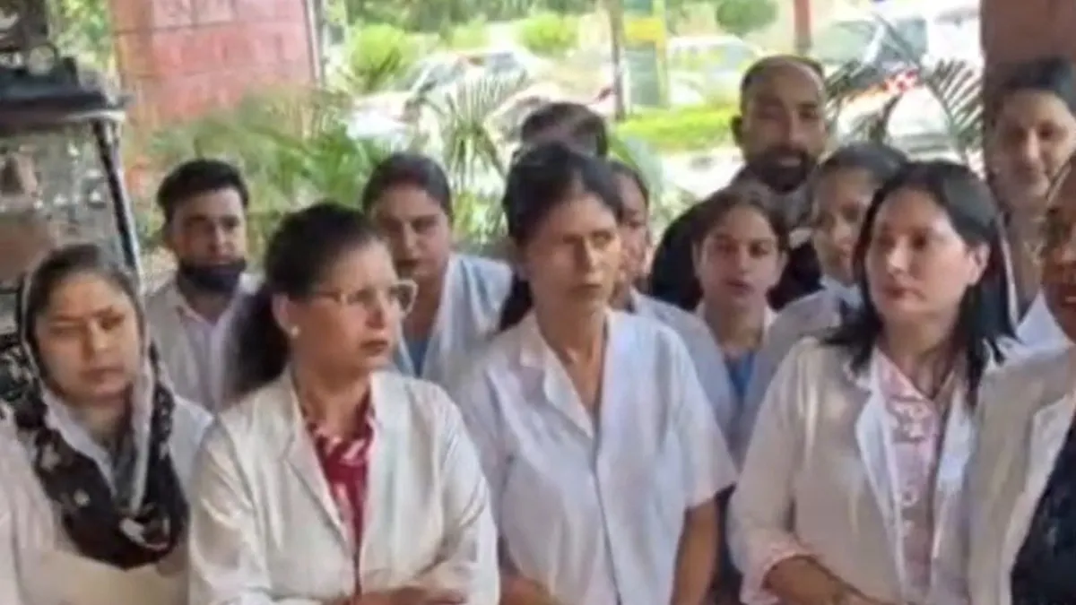 haryana nursing staff strike- India TV Hindi