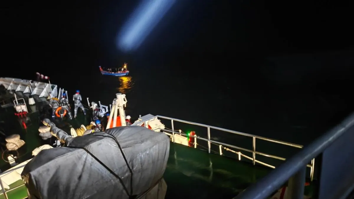 Indian Coast Guard, Mangaluru rescue operation, Fishermen rescued- India TV Hindi