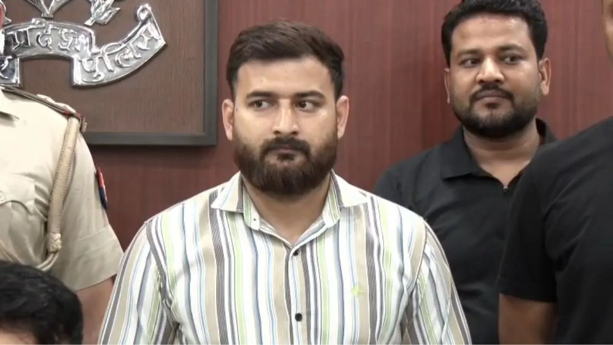 kanpur fake degree racket- India TV Hindi