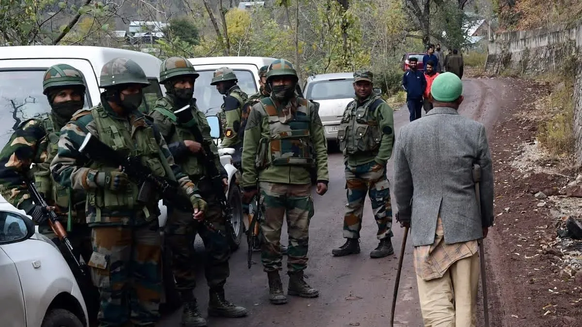 LoC Grenade Blast, Rajouri News, Indian Army Soldiers Injured, Nowshera Sector Incident- India TV Hindi