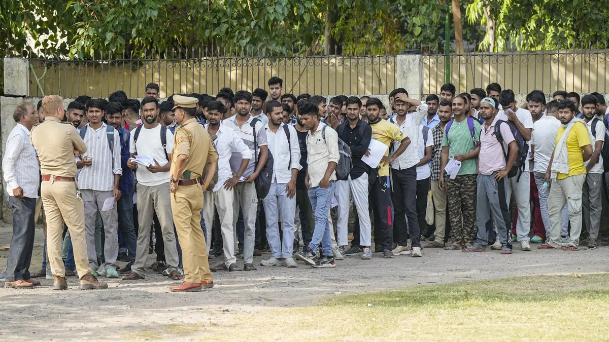 यूपी पुलिस सिपाही...- India TV Hindi