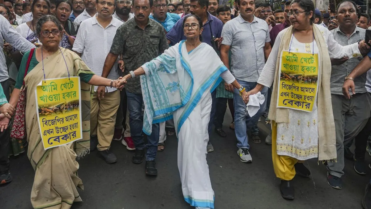 Mamata Banerjee, Abhishek Banerjee FIR, TMC Crisis, Footpath Hawkers Protest- India TV Hindi