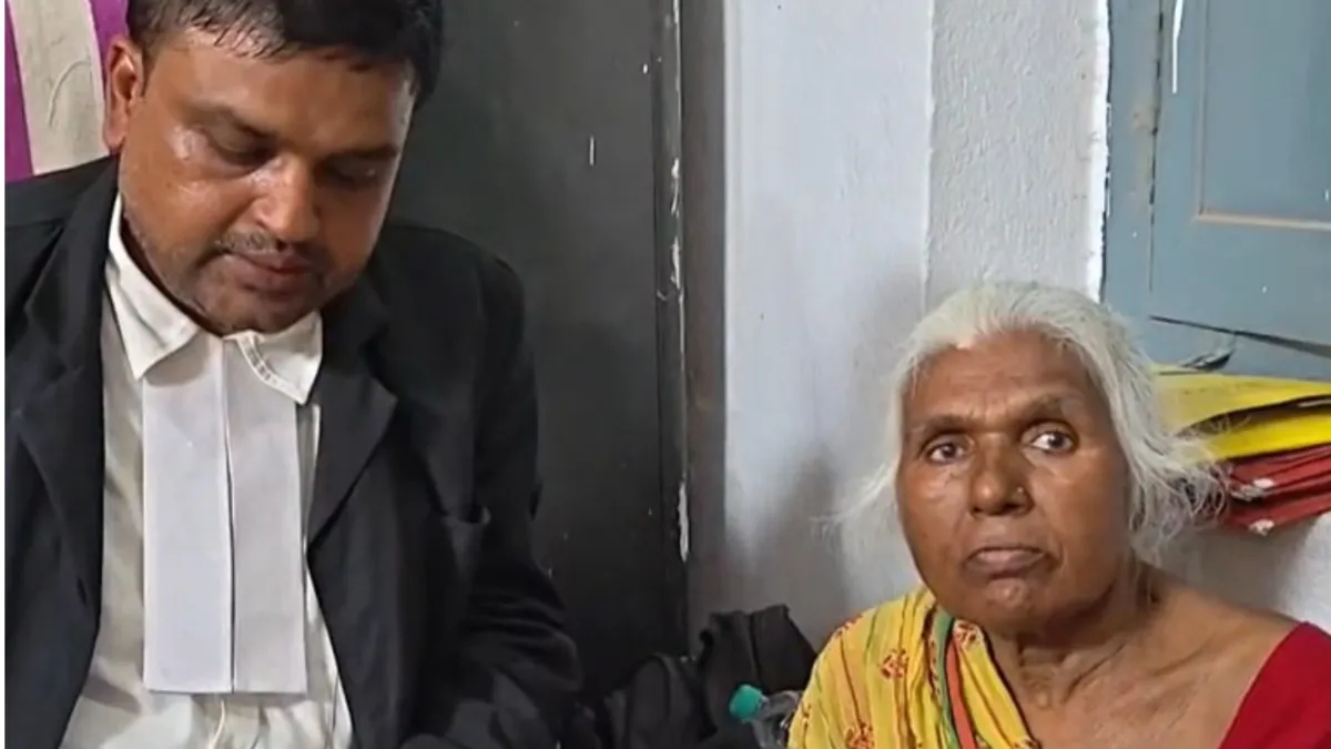 मुजफ्फरपुर में जीवित महिला को मृत बताकर पेंशन बंद- India TV Hindi