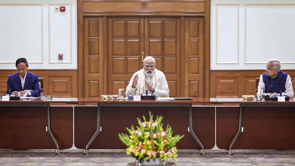 pm narendra modi, EAC-PM, Economic Advisory Council, middle east tensions, west asia tensions, india- India TV Hindi