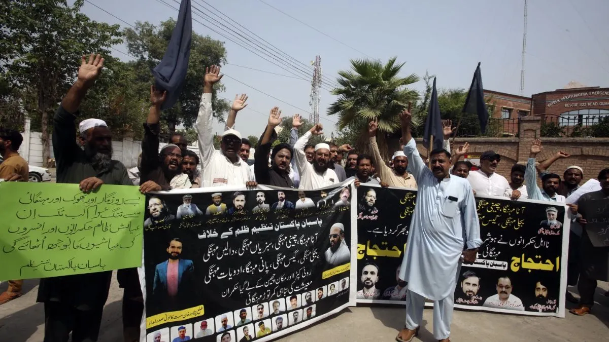 Pakistan Inflation Crisis, Lahore Protest, Rising Fuel Prices Pakistan, Pakistan Workers Protest- India TV Hindi
