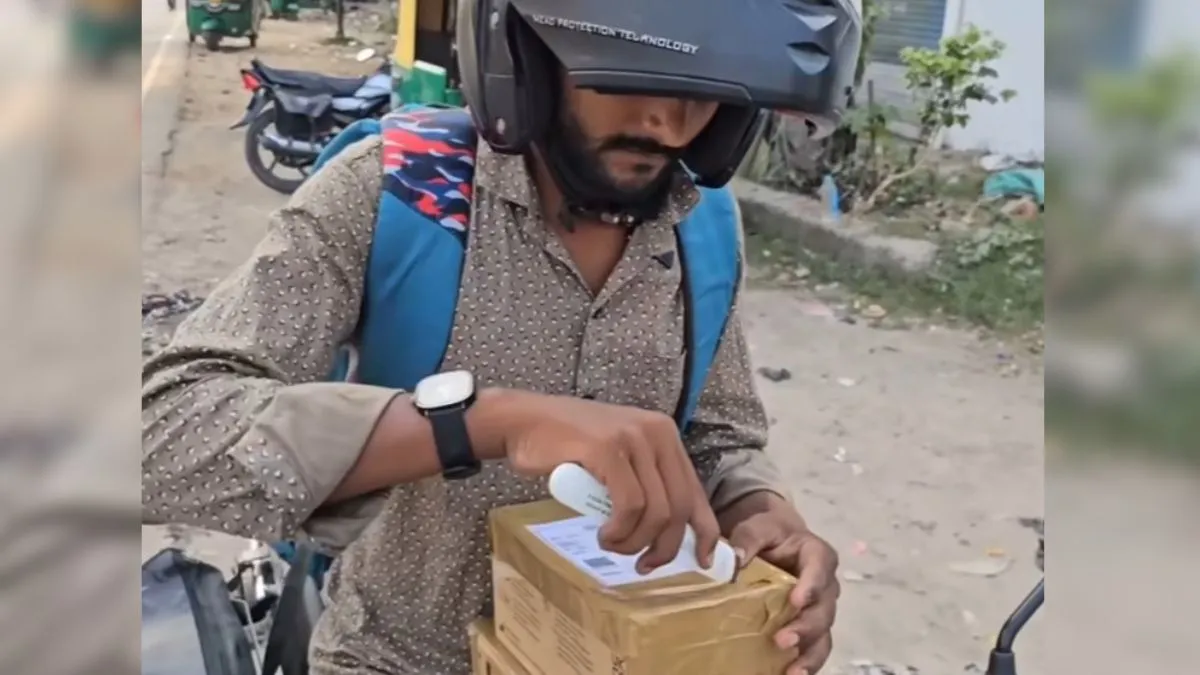 soap in smartphone box, viral news, viral post, viral news in hindi, hindi news- India TV Hindi
