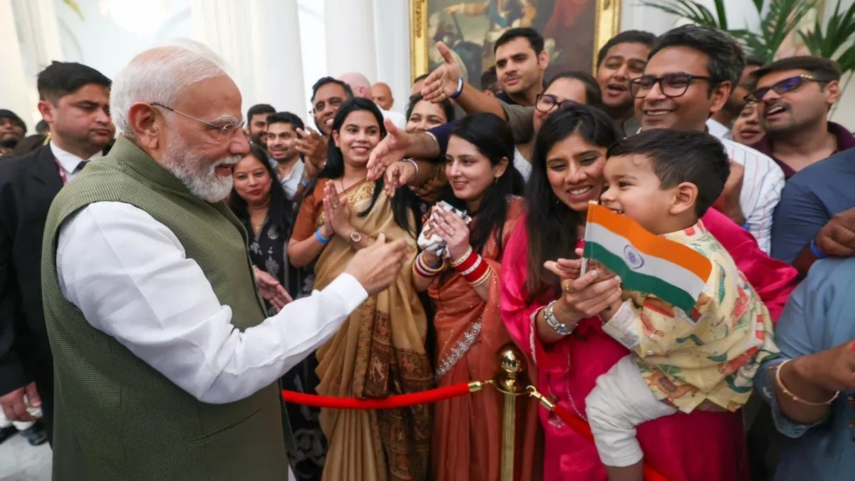 फ्रांस में पीएम मोदी का जोरदार स्वागत- India TV Hindi