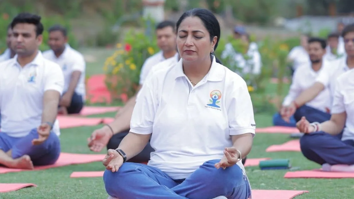 Rekha Gupta Yoga Day- India TV Hindi