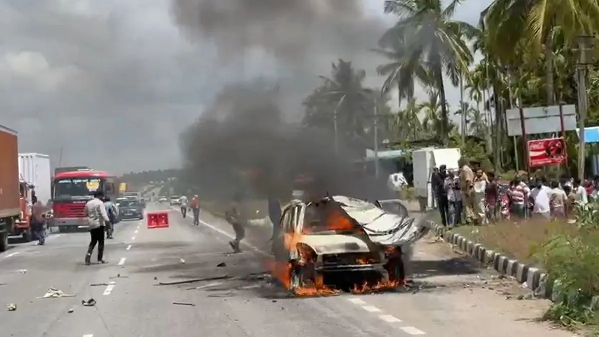Tumakuru car explosion- India TV Hindi
