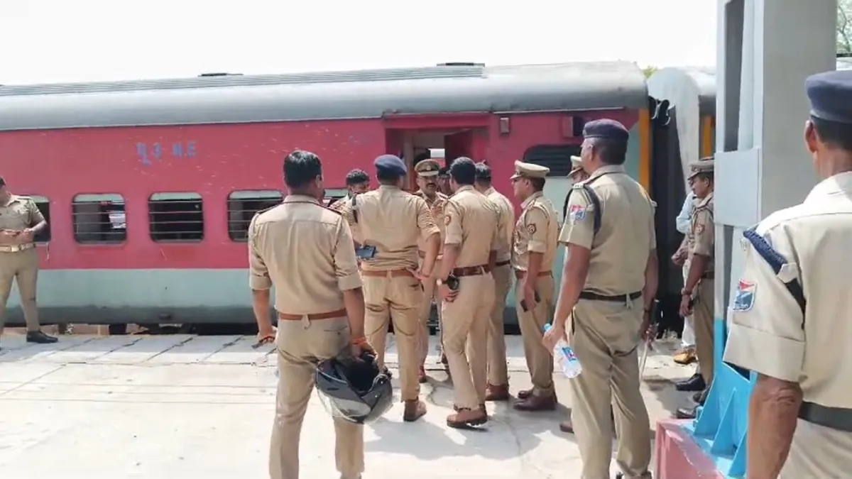 UP Lucknow aishbagh stadium bomb threat- India TV Hindi