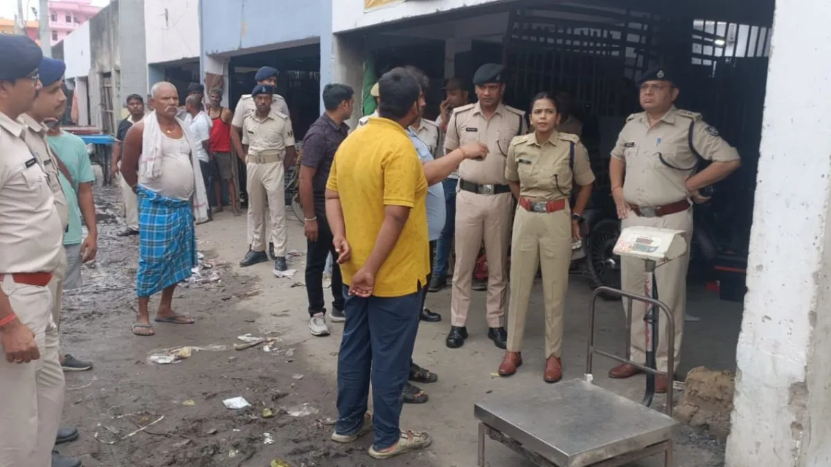 पटना में दिनदहाड़े फल व्यापारी को मारी गोली, बाजार समिति में मचा हड़कंप- India TV Hindi