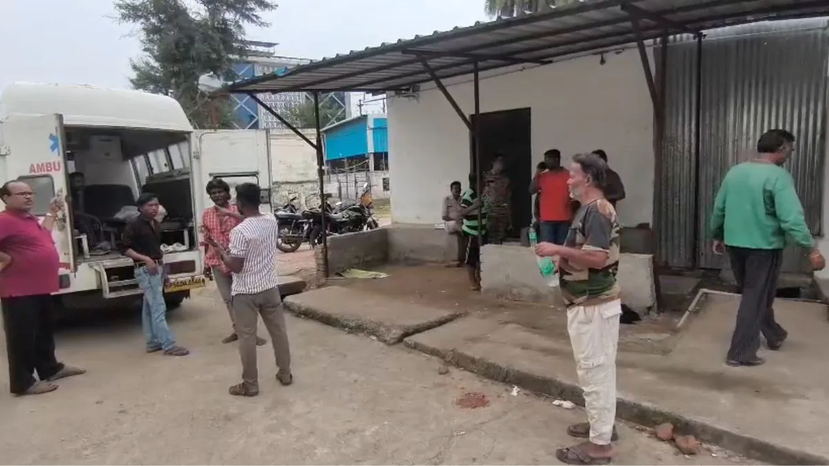 बालाघाट में भीषण सड़क हादसा, सीमेंट से भरे ट्रक ने मारी टक्कर, तीनो युवकों की मौत- India TV Hindi