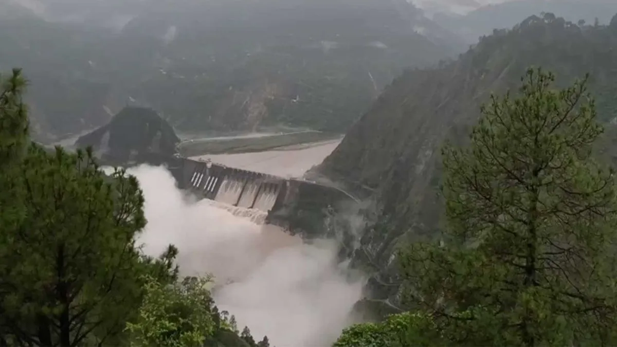Chenab River Flood, Salal Dam Gates Opened, Jammu Kashmir Heavy Rain- India TV Hindi