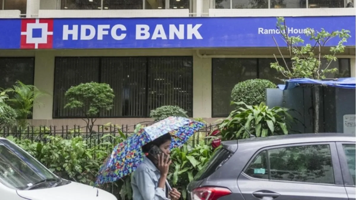 HDFC Bank के मार्केट कैप में ₹35,808 करोड़ की बढ़ोतरी, सेंसेक्स की टॉप 10 में से इन 6 कंपनियों को हुआ नुकसान