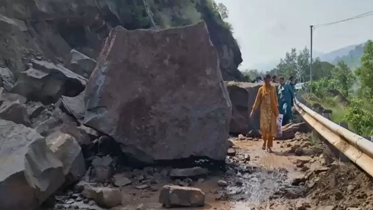 Udhampur landslide, Ramnagar Udhampur road closed, Jammu Kashmir weather- India TV Hindi