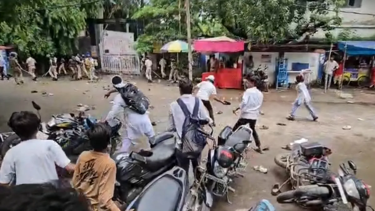 कटिहार में छात्रों का हंगामा- India TV Hindi
