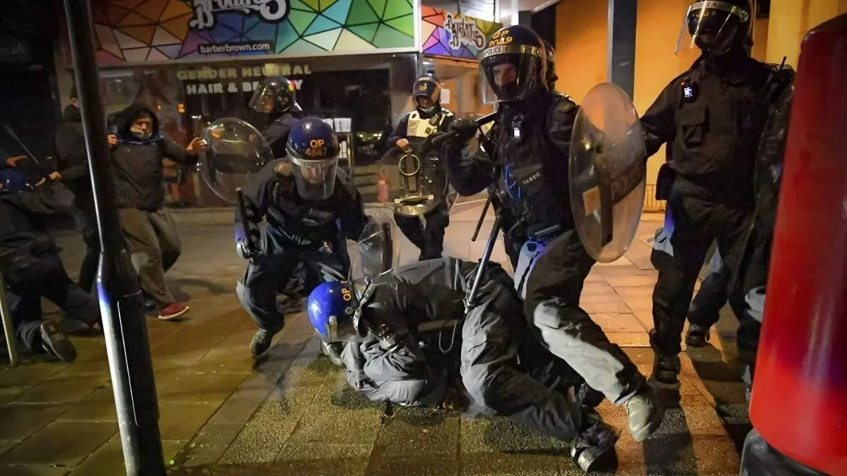 London riots after France Morocco match- India TV Hindi