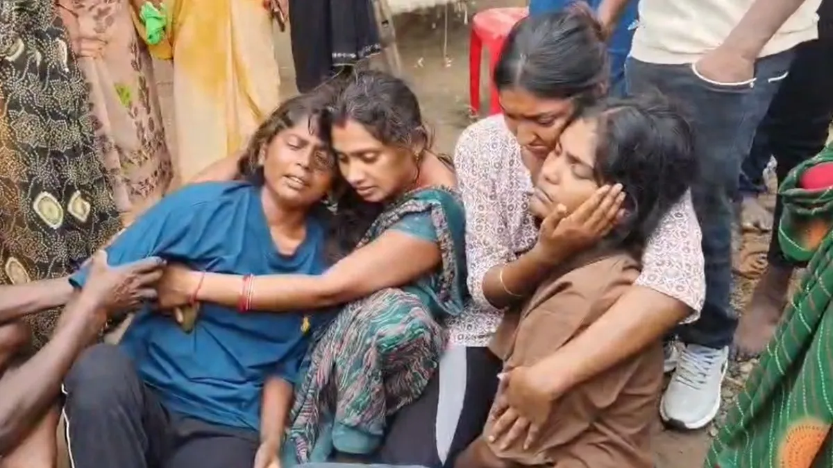 here is mourning in the family after the death of a youth due to electrocution in Mathura.- India TV Hindi