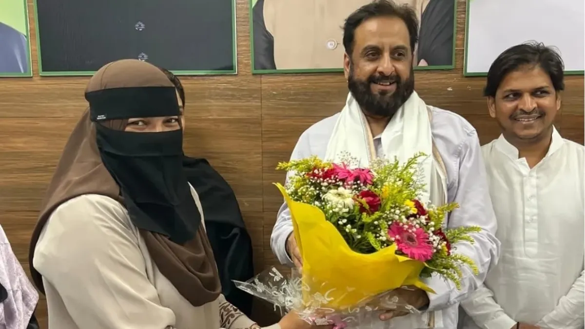 mumbai AIMIM corporator Roushan sheikh membership lost - India TV Hindi