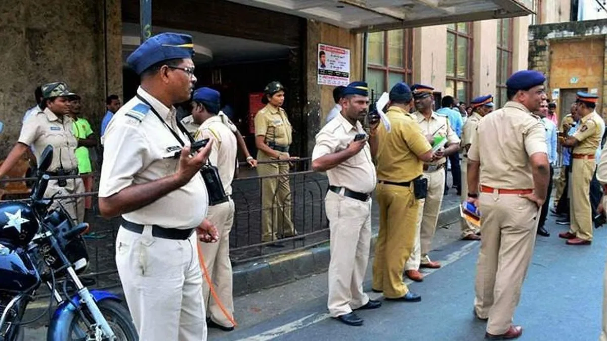 Mumbai Crime Branch raids- India TV Hindi