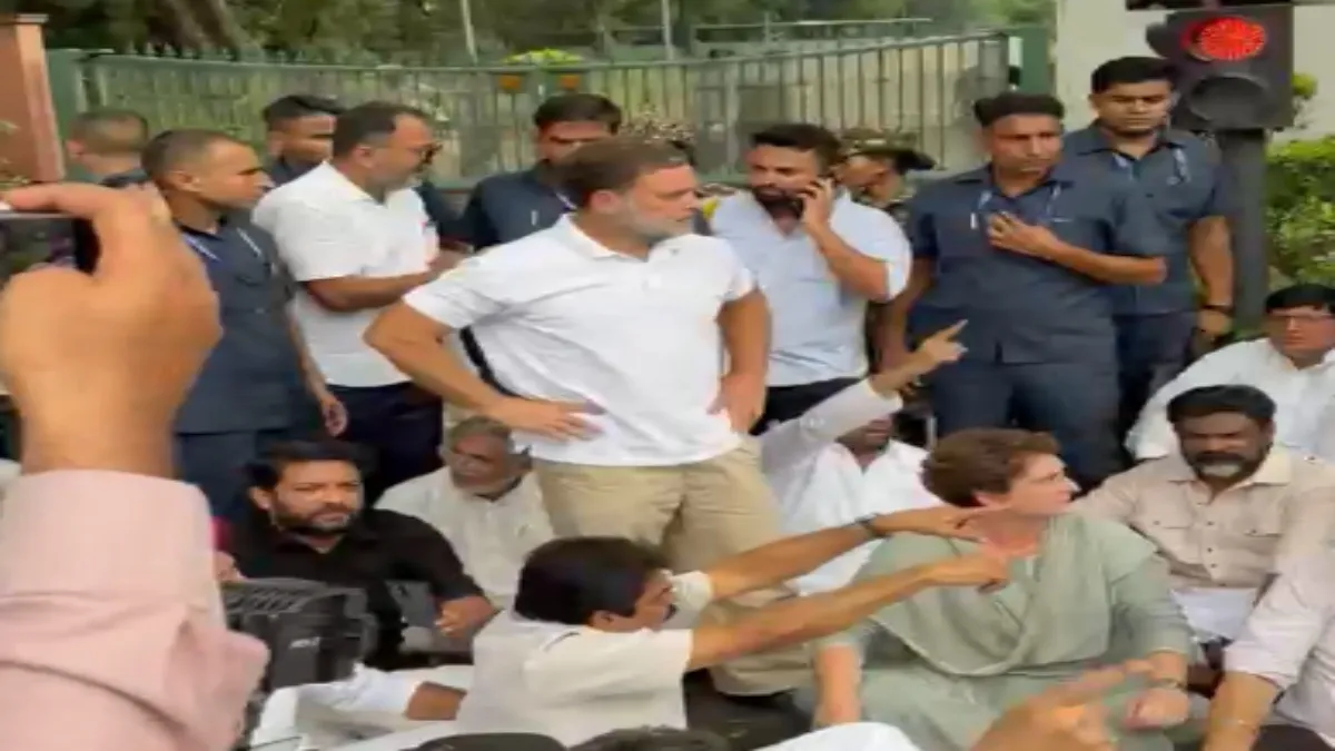 PM आवास के बाहर कांग्रेस का प्रदर्शन, राहुल गांधी-प्रियंका भी हैं शामिल